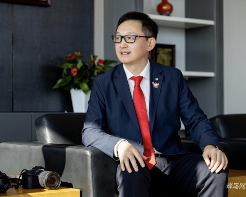 中国抢跑？佳能销售负责人：EOS R6 Mark III这周就能买到！