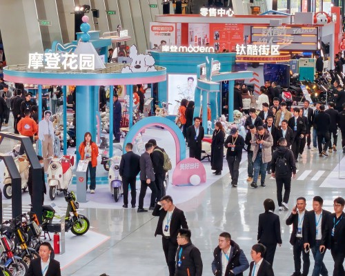 聚势！共赢！雅迪2026全球「新」新零售与「新」消费融合峰会无锡启幕